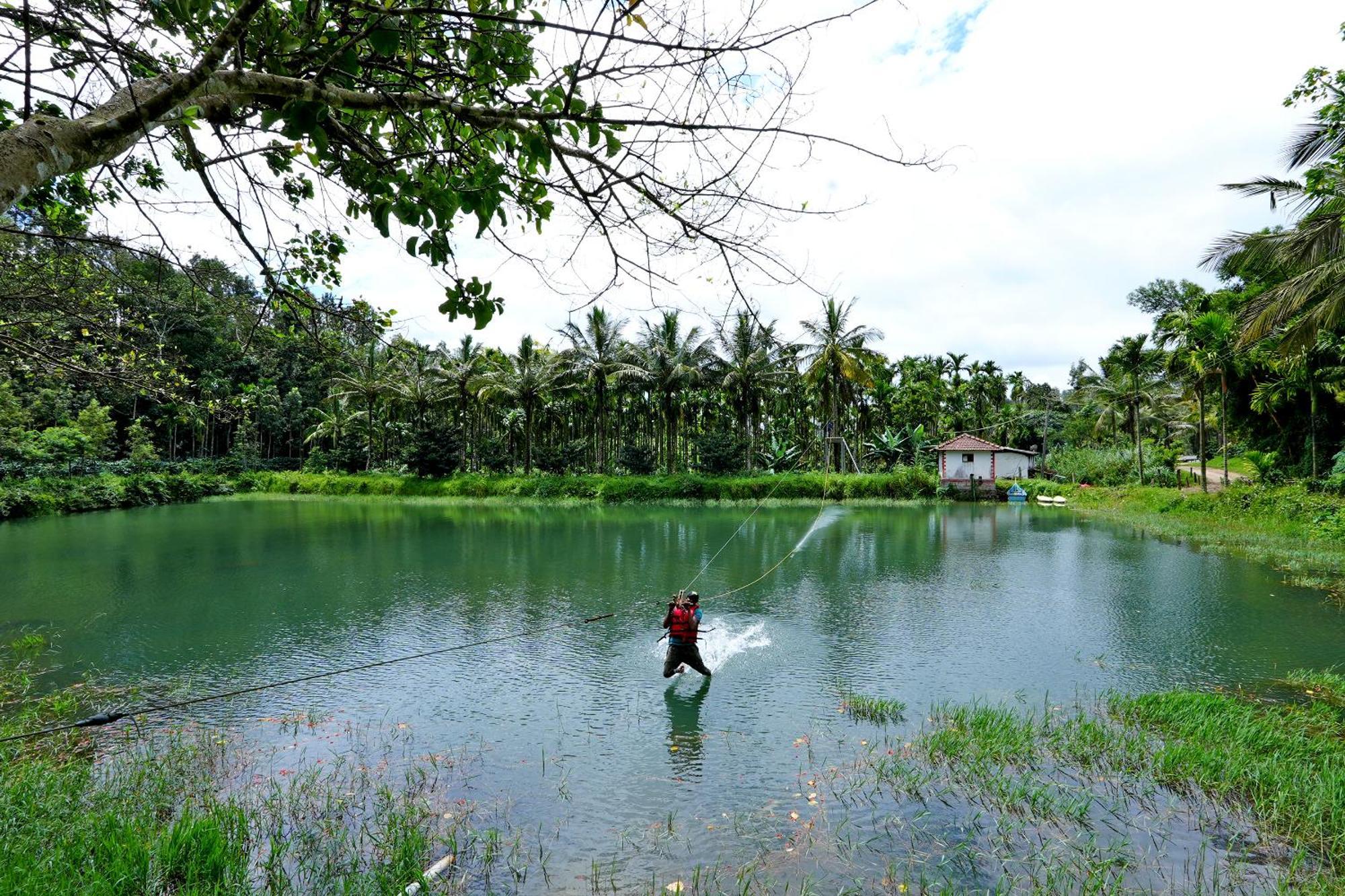 Leisure Homestay - Pool, Boating, Zipline, Home Food, Estate Chikmagalur Ngoại thất bức ảnh